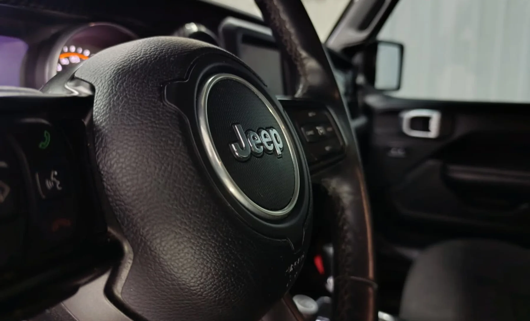 Jeep Wrangler Unlimited Sport 2018 — interior 2 de 4