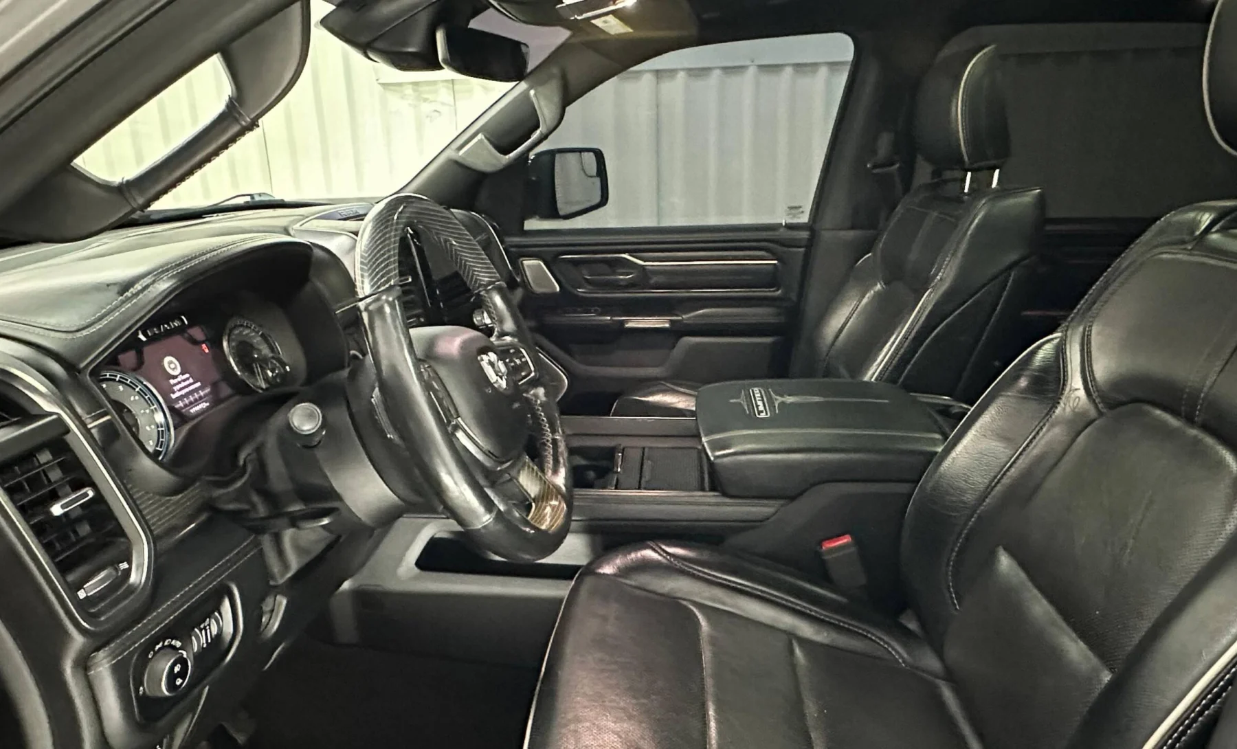 RAM 1500 Big Horn 2019 — interior 4 de 4