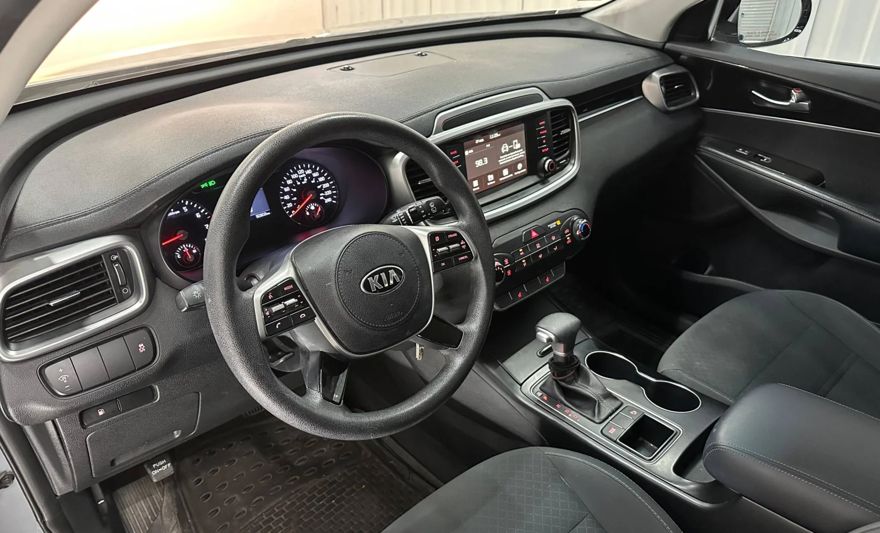 Kia Sorento Black Line 2020 — interior 4 de 4