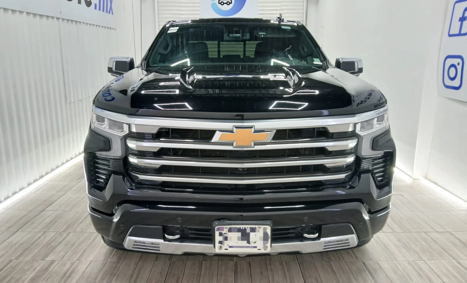 Chevrolet Cheyenne High Country 2023 — exterior 2 de 5