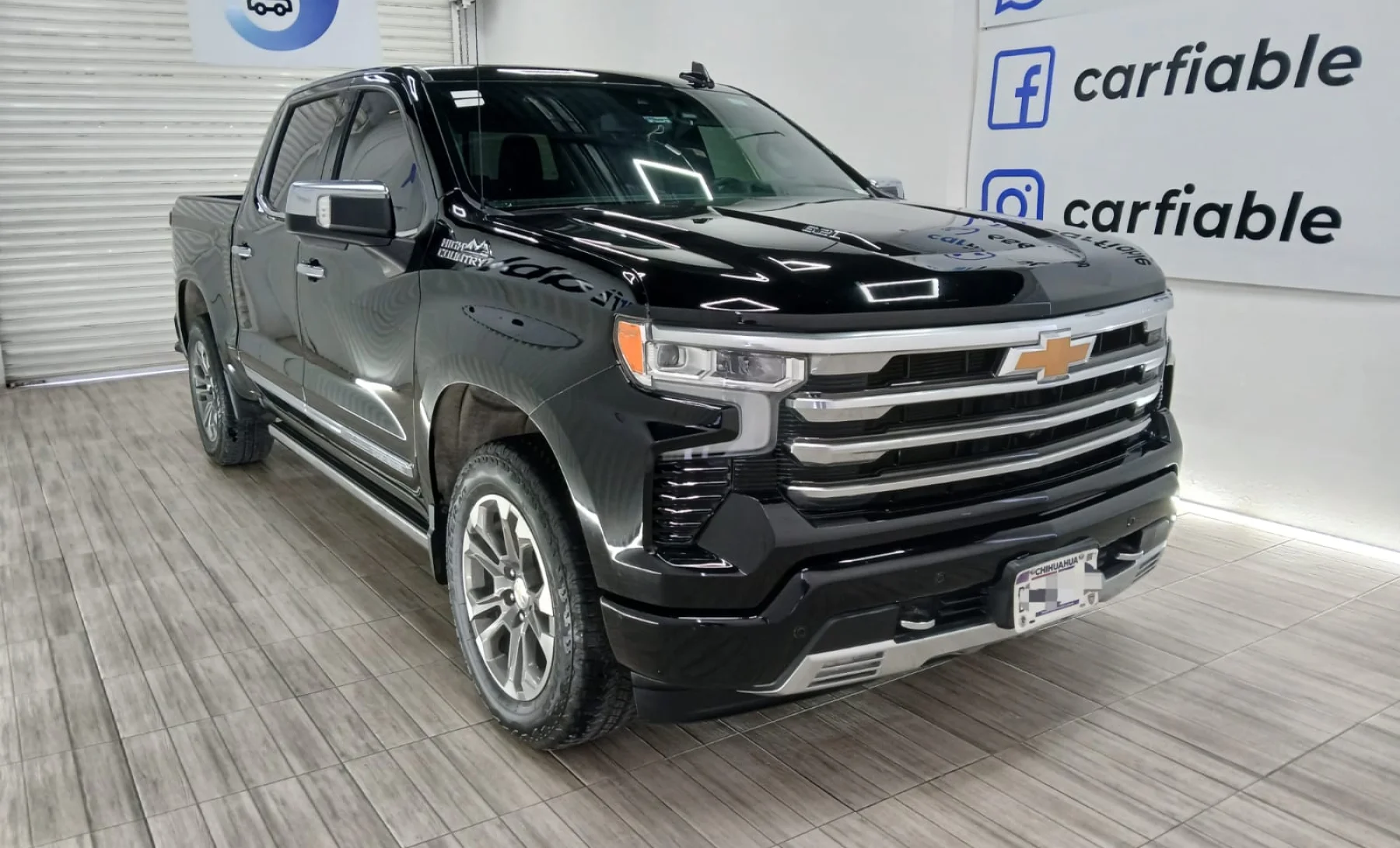 Chevrolet Cheyenne High Country 2023 — exterior 3 de 5
