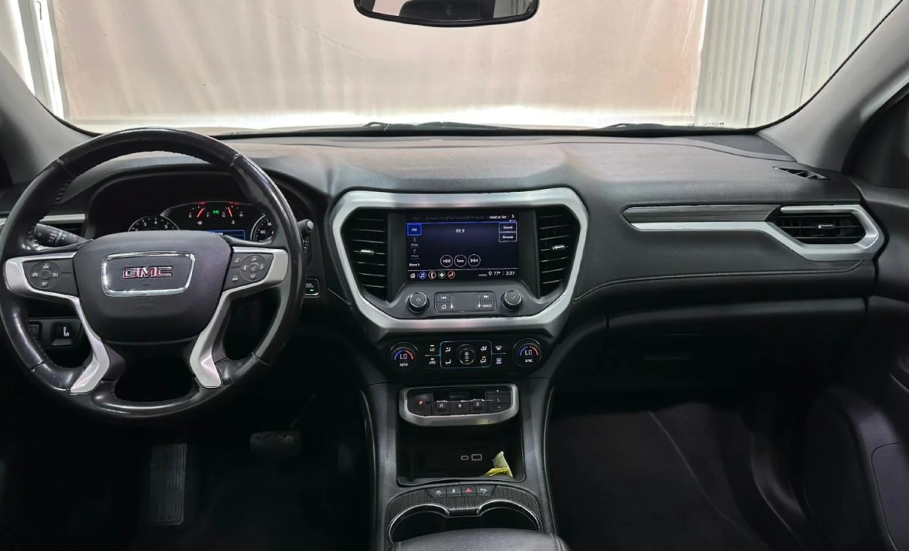 GMC Acadia AT4 2020 — interior 2 de 4