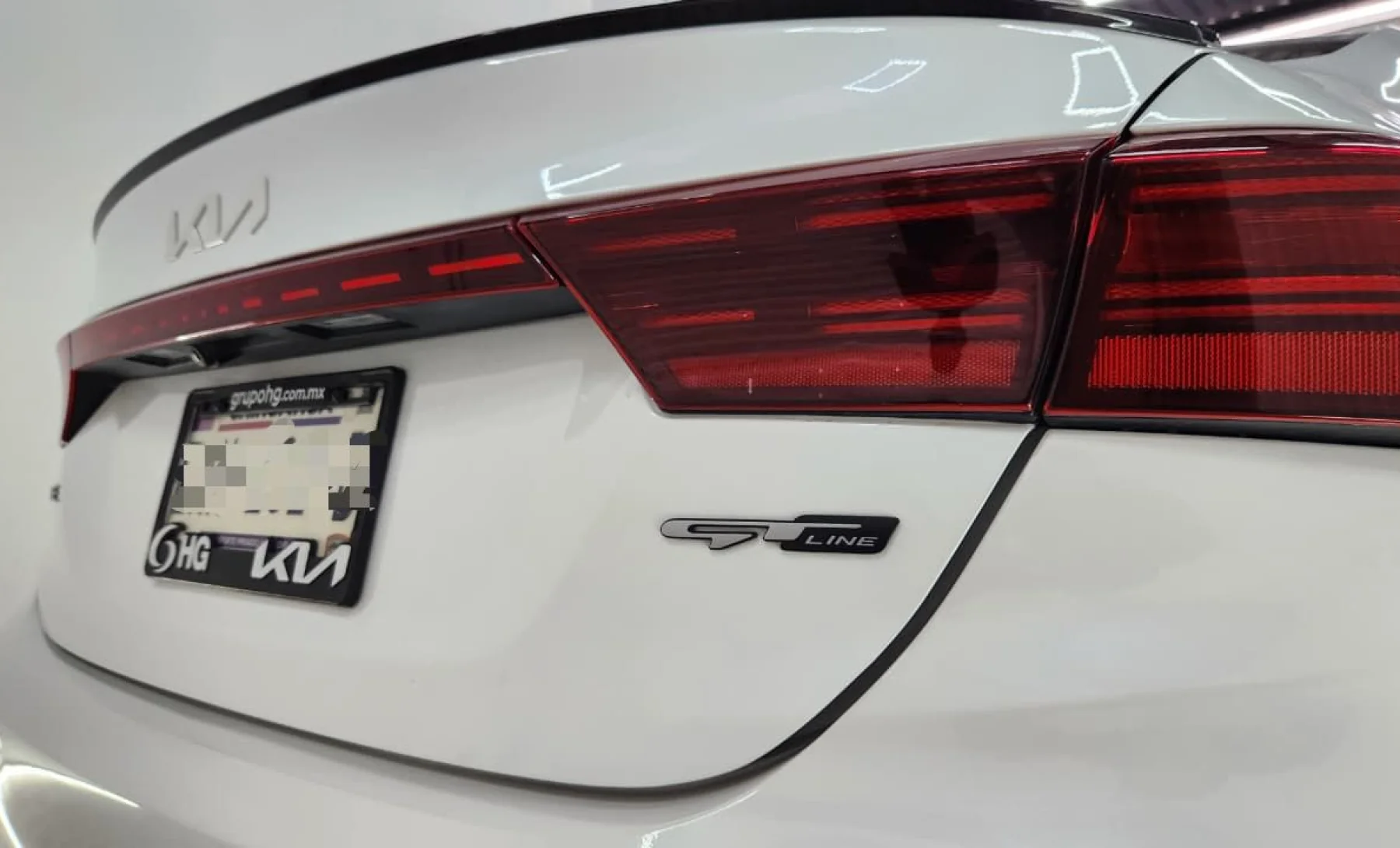 Kia Forte EX Premium 2024 — interior 1 de 4