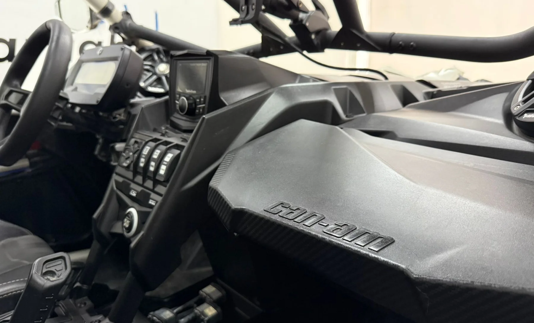 Can-am Maverick X3 XRS TURBO RR 2023 — interior 3 de 4