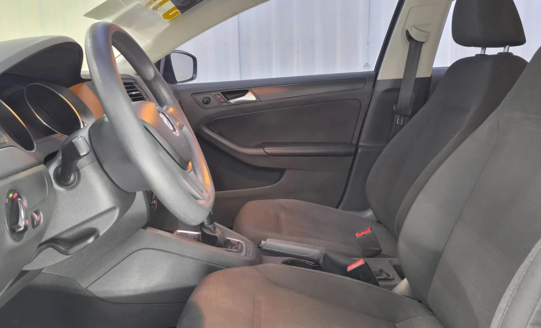 Volkswagen Jetta Base 2017 — interior 3 de 4
