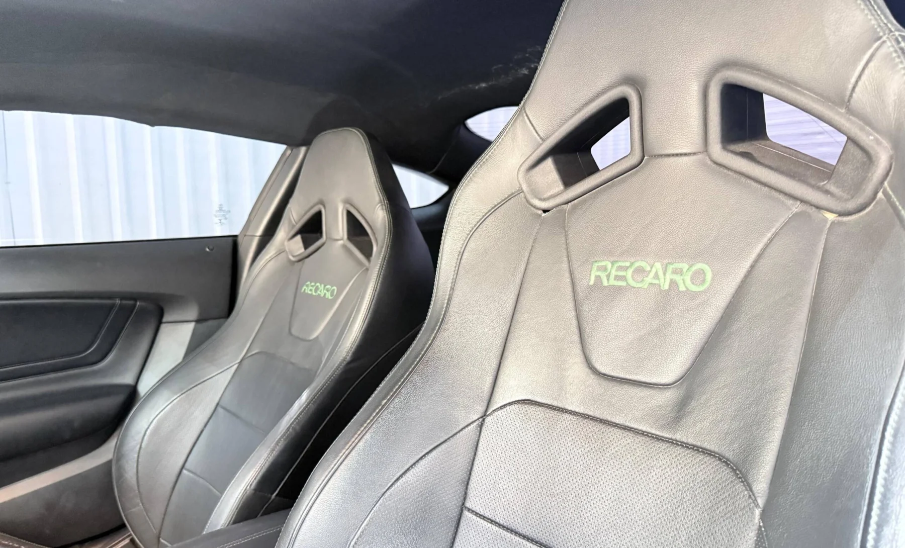 Ford Mustang Bullitt 2019 — interior 3 de 4