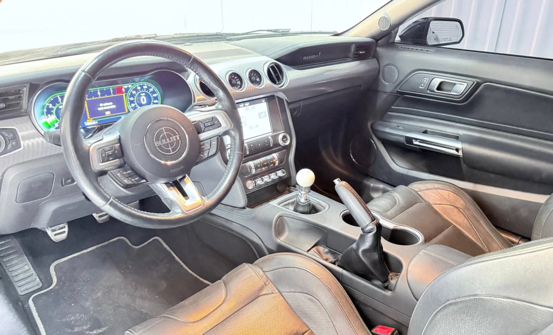 Ford Mustang Bullitt 2019 — interior 4 de 4