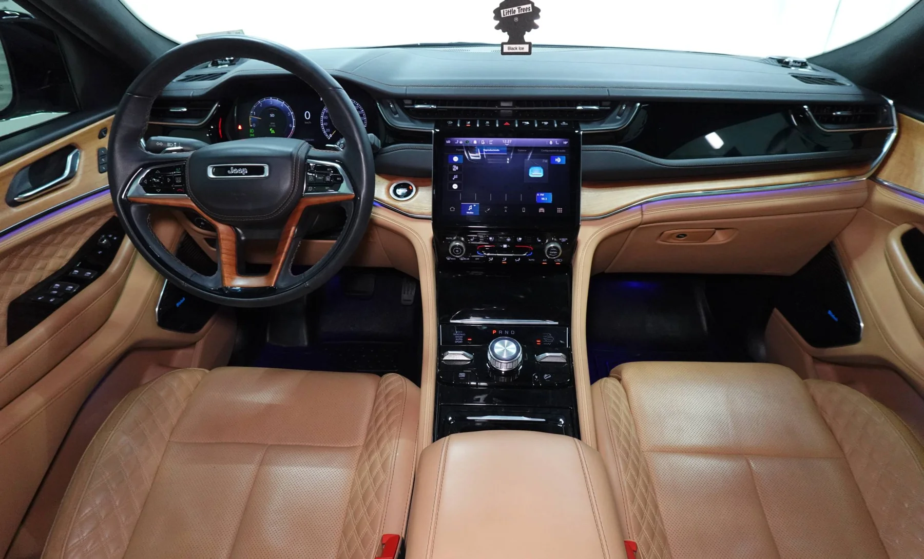 Jeep Grand Cherokee 4xe 2024 — interior 4 de 4