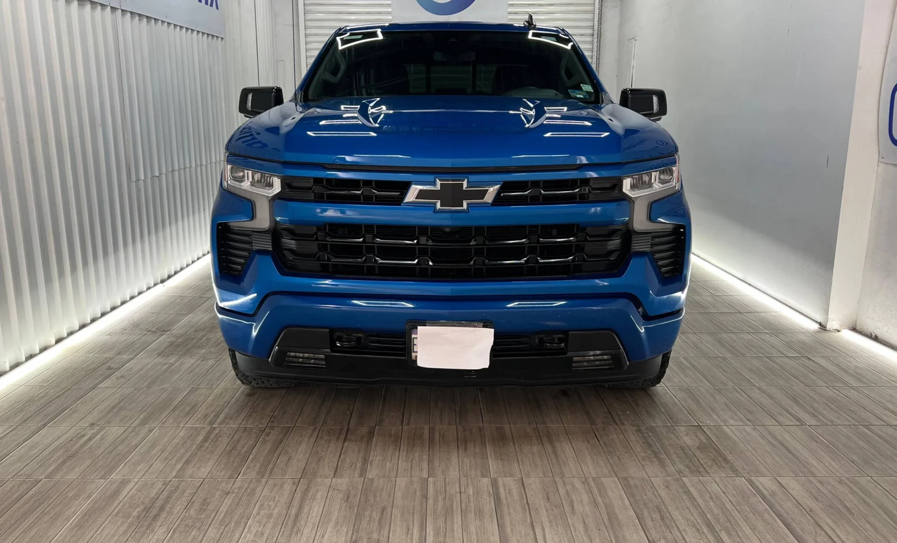 Chevrolet Cheyenne High Country 2023 — exterior 3 de 5