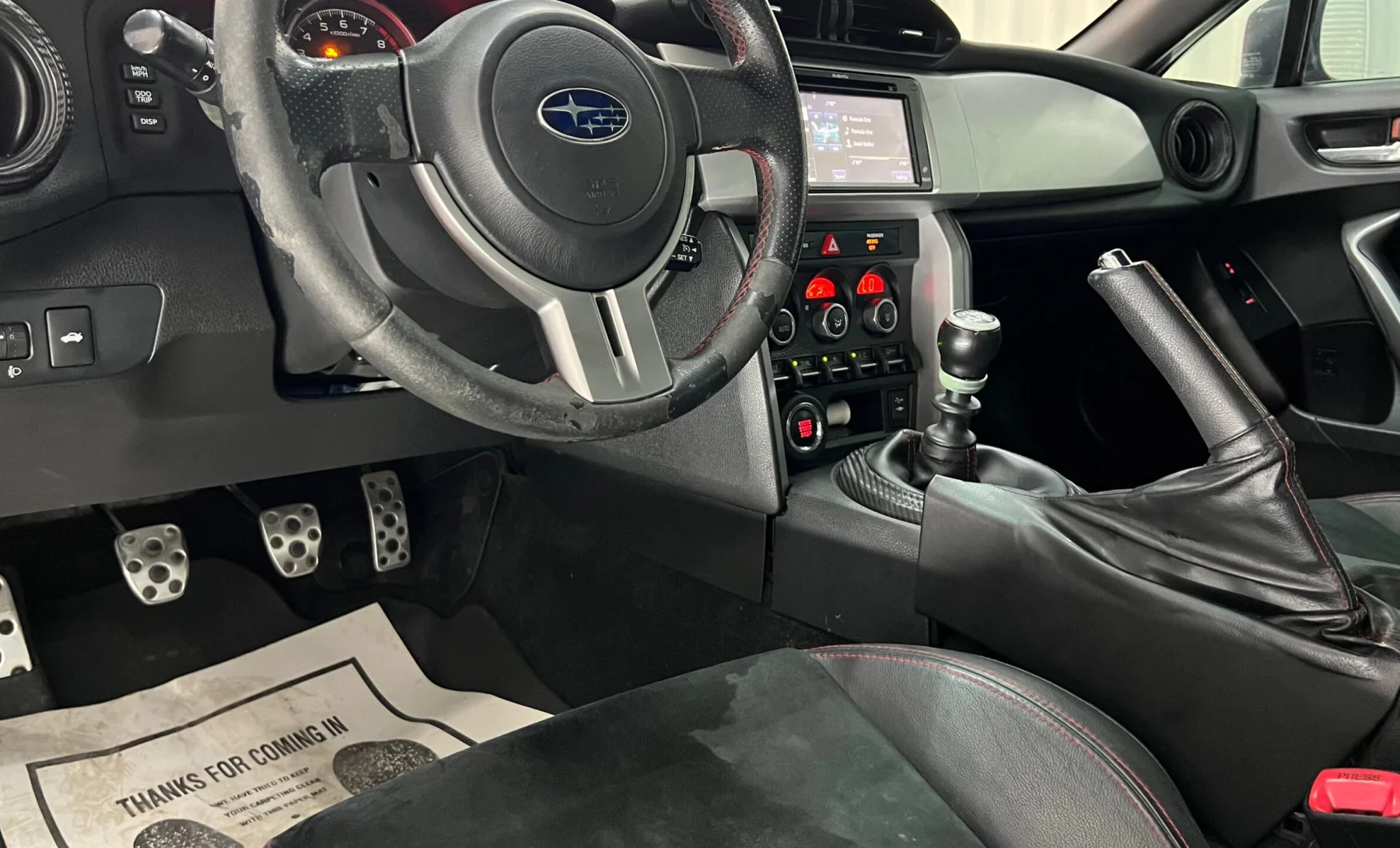 Subaru BRZ Base 2014 — interior 4 de 4