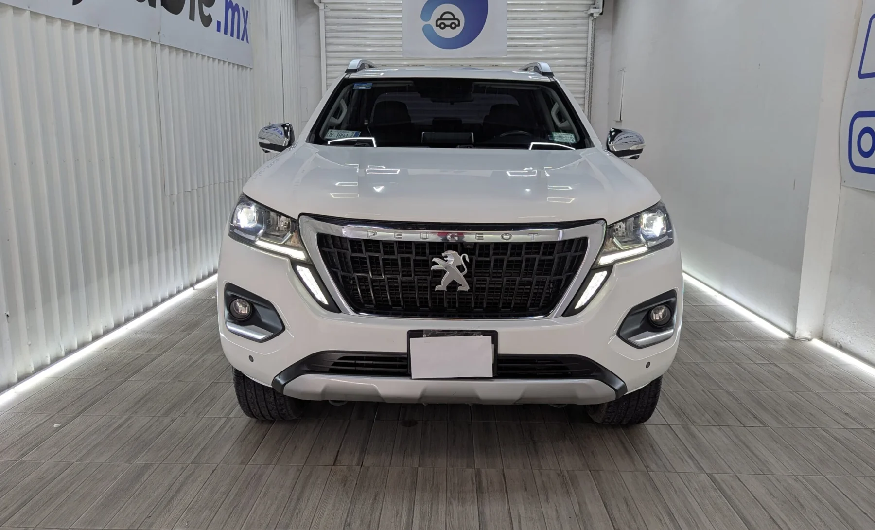Peugeot 2008 Active 2022 — exterior 3 de 5