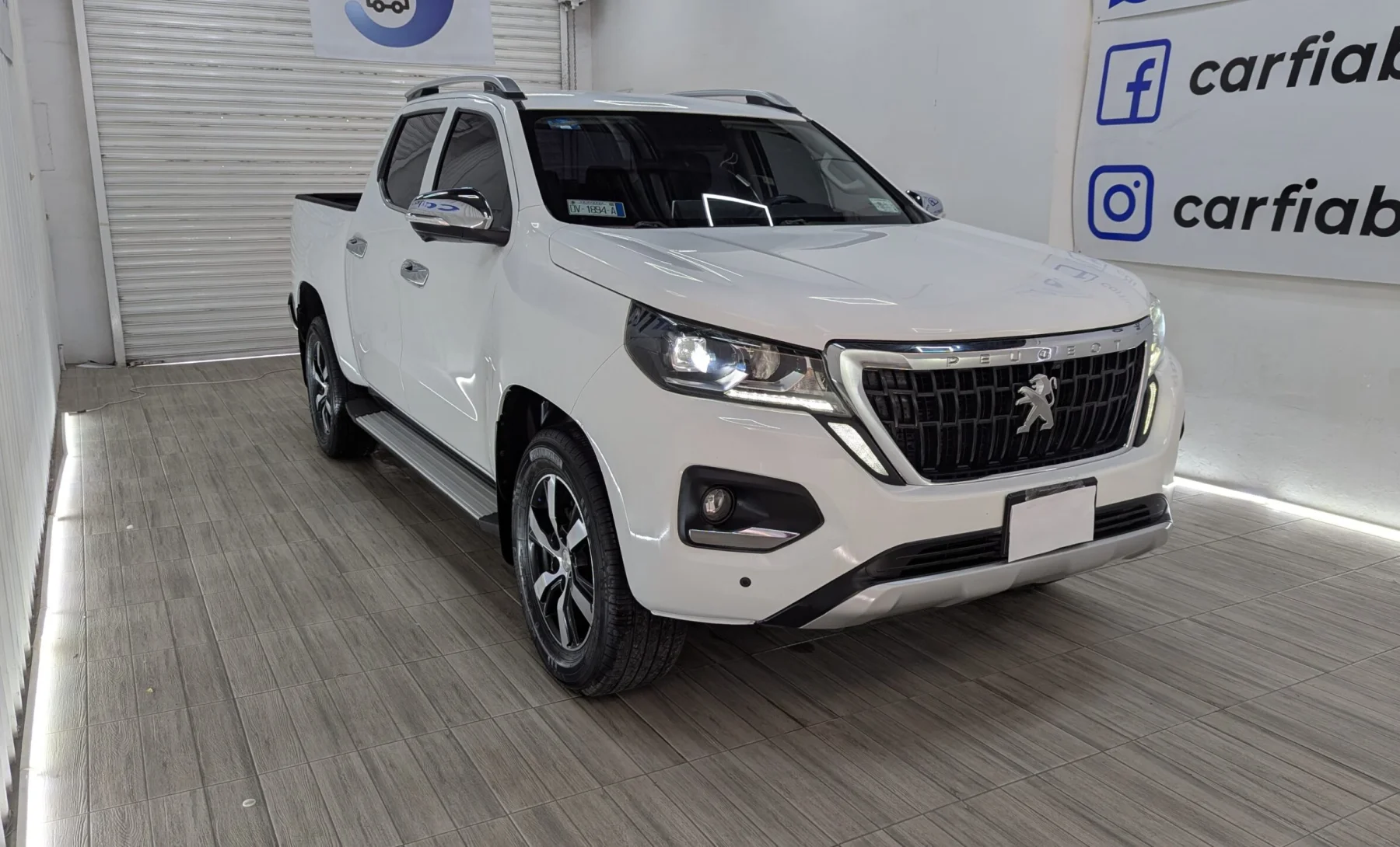 Peugeot 2008 Active 2022 — exterior 4 de 5