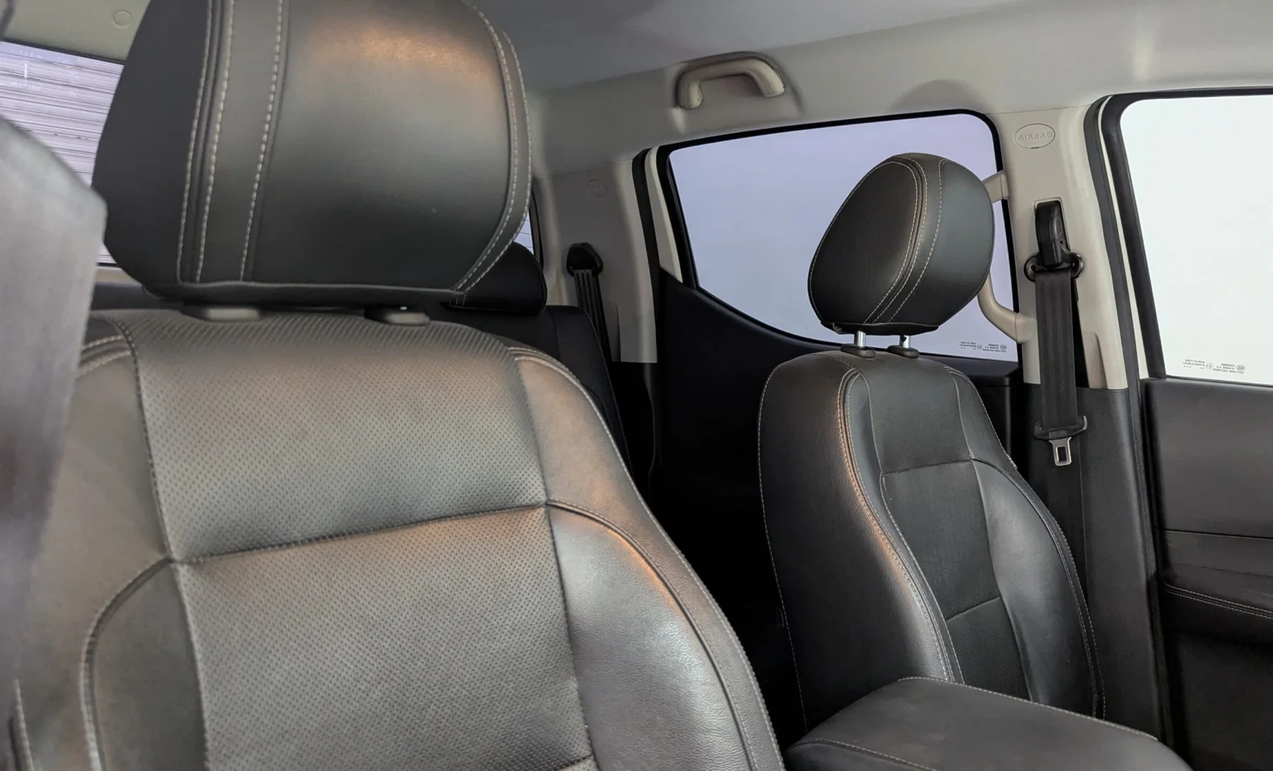Peugeot 2008 Active 2022 — interior 4 de 4