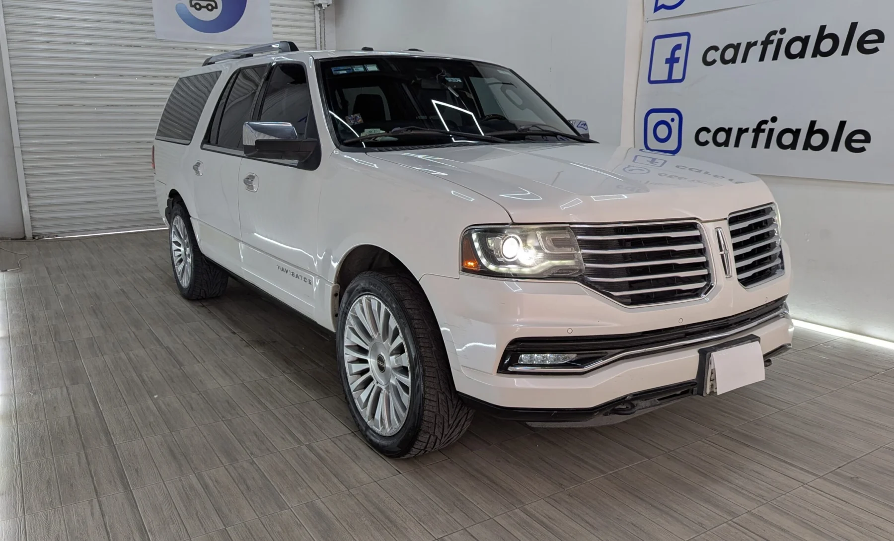 Lincoln Navigator Base 2016 — exterior 4 de 5