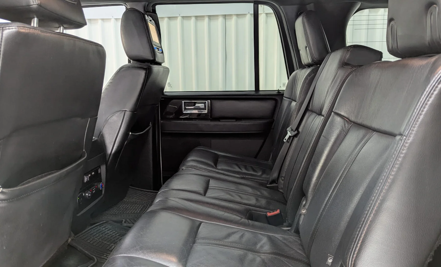Lincoln Navigator Base 2016 — interior 4 de 4